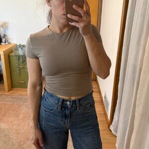 Abercrombie Soft Matte Seamless Tuckable Baby Tee